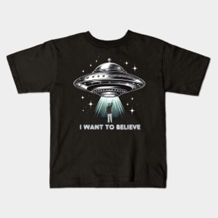 I want to believe. uap ufo sighting. lights in sky Aliens Kids T-Shirt